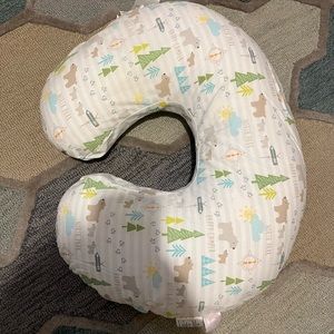Boppy with woodland cover